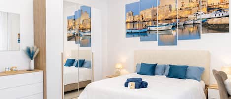 2 Schlafzimmer, Zimmersafe, Schreibtisch, Bügeleisen/Bügelbrett