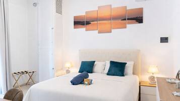2 chambres, coffres-forts dans les chambres, bureau