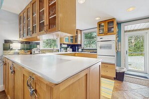 Fridge, microwave, oven, stovetop - Private Ogunquit Coastal Retreat | Cottage + Studio | Firepit | Near Beaches (Ogunquit)