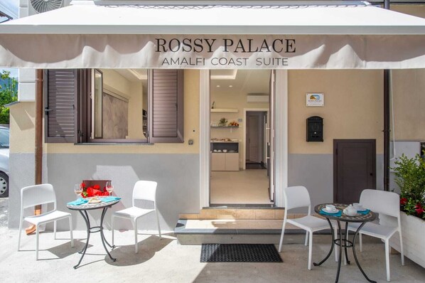 Outdoor dining - Rossy Palace2 - Amalficoast Suites (Agerola Bomerano)