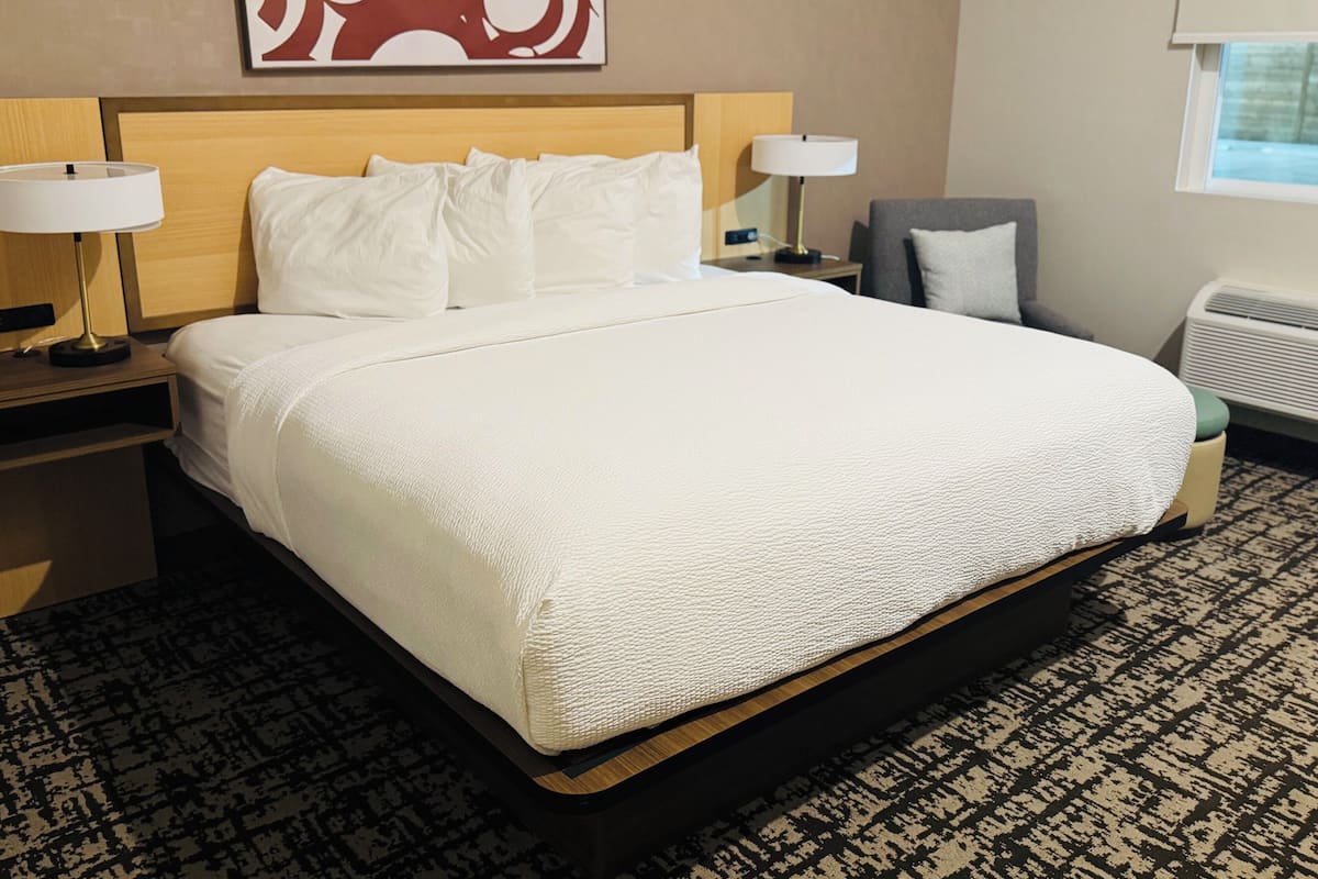 Desk, laptop workspace, free cribs/infant beds, free WiFi