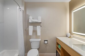 Chambre Standard, 2 grands lits, non-fumeur | Salle de bain