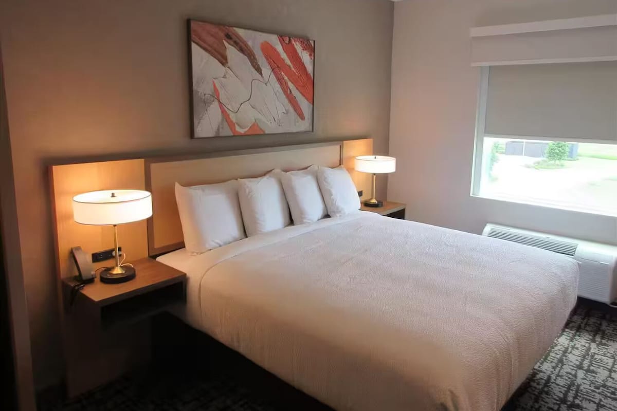 Desk, laptop workspace, free cots/infant beds, free WiFi