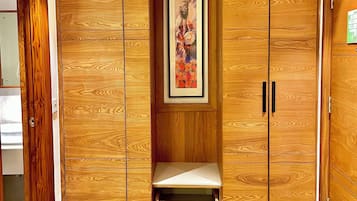 Premium Room, 1 King Bed, Non Smoking | Free WiFi