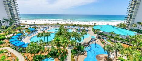 Condo, varias camas (Edgewater Tower 1-608) | Alberca | Alberca al aire libre y alberca climatizada