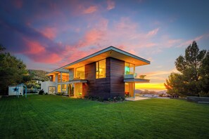 Exterior - Malibu Art Haven | Pool, Hot Tub & Guest House (Malibu)