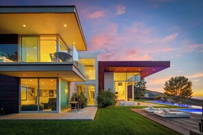 Exterior - Malibu Art Haven | Pool, Hot Tub & Guest House (Malibu)
