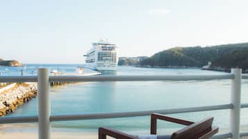 Loft, 2 camas matrimoniales, vista al océano | 1 habitación, caja de seguridad en la habitación y muebles diferentes