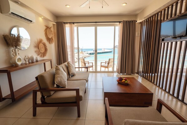 Loft, 2 Double Beds, Ocean View | Living area | 32-inch Smart TV with digital channels - La Playa Suites Hotel Ocean Front (Santa Maria Huatulco)