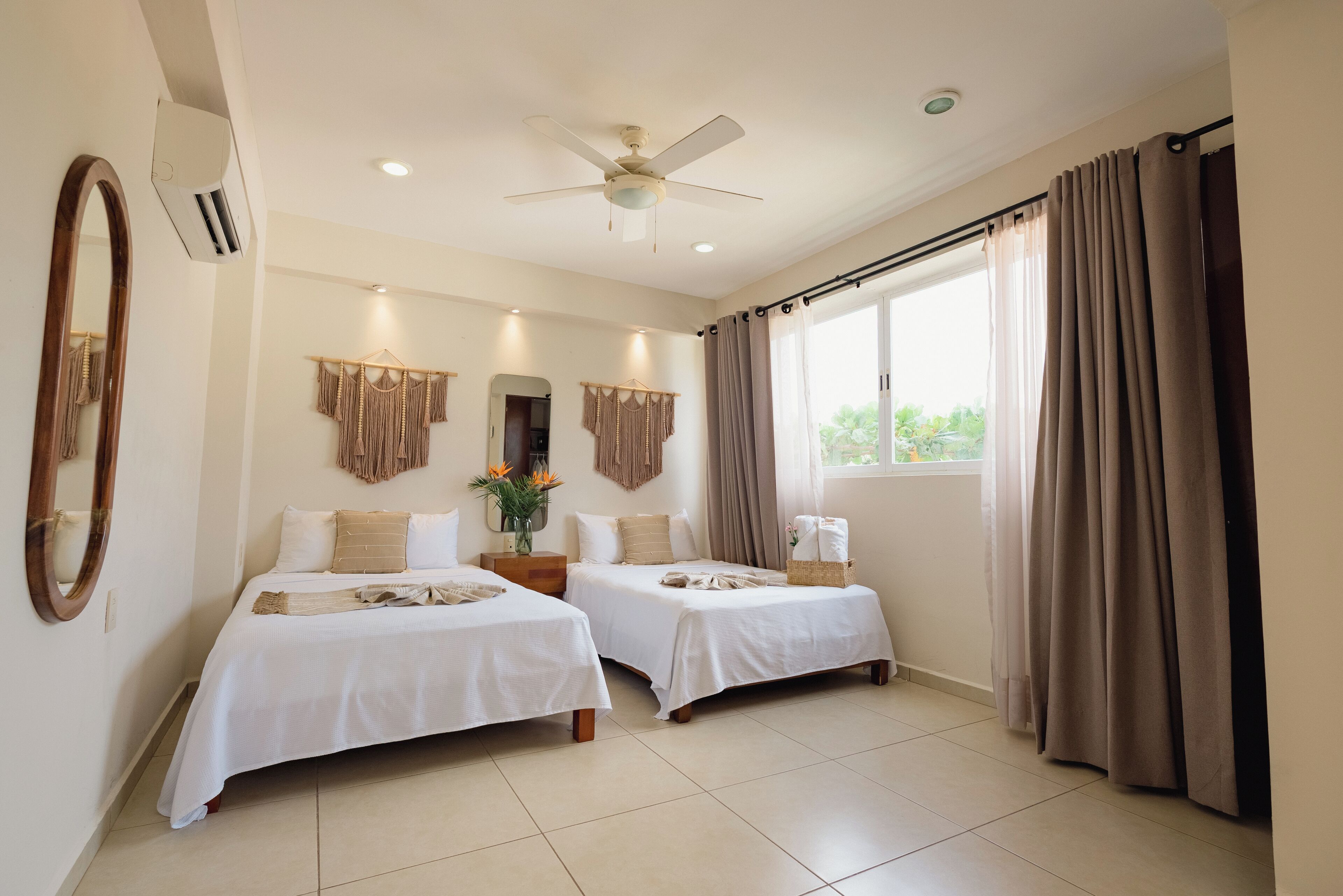 1 habitación, caja de seguridad en la habitación y muebles diferentes 