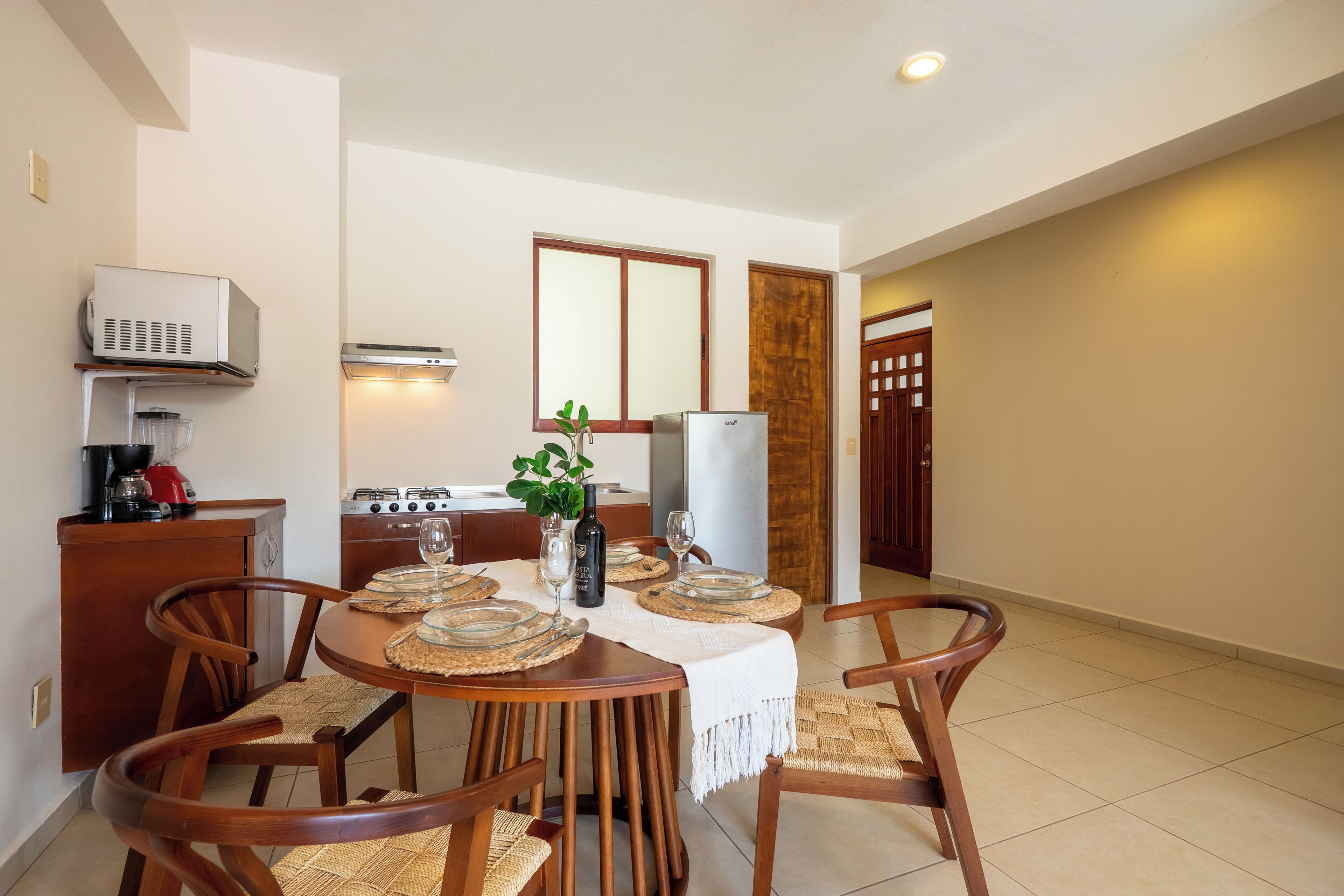 Loft, 2 Double Beds, City View | Comedor
