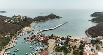 La Playa Suites