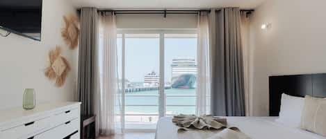 Suite, 1 King Bed, Ocean View | 1 bedroom, in-room safe, individually furnished, laptop workspace