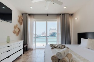 Suite, 1 King Bed, Ocean View | 1 bedroom, in-room safe, individually furnished, laptop workspace