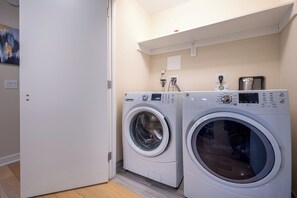 Departamento Deluxe, cocina | Lavandería