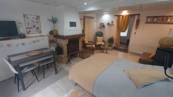 BĂŒgeleisen/BĂŒgelbrett, WLAN, BettwĂ€sche