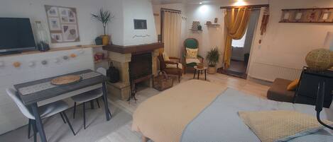 Fer et planche à repasser, Wi-Fi, draps fournis