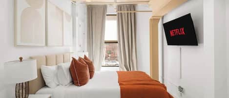 3 bedrooms, iron/ironing board, WiFi, bed sheets