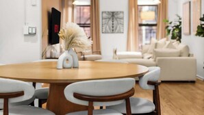 Dining - Spacious 3 Bedroom Gem in Trendy Dumbo! (Brooklyn)