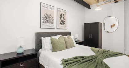 Spacious 3 Bedroom Gem in Trendy Dumbo!
