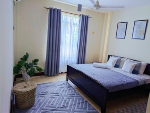 2 bedrooms, iron/ironing board, WiFi, bed sheets - Spacious 2BR apartment with AC, WiFi  and close to the beach access in Mombasa (Mombasa)