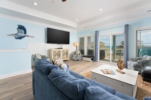 TV connectée, lecteur de DVD, livres, vidéothèque