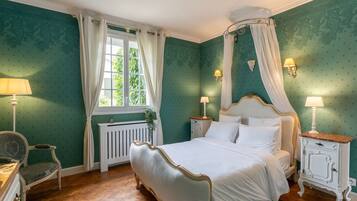 Quarto casal conforto | Cofres nos quartos, Wi-Fi de cortesia