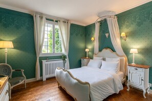 In-room safe, free WiFi