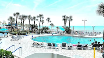 Piscine couverte, piscine extérieure