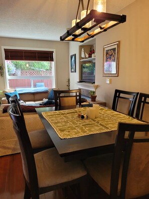 Interior - Serene & Comfy Home in Langford (Victoria)