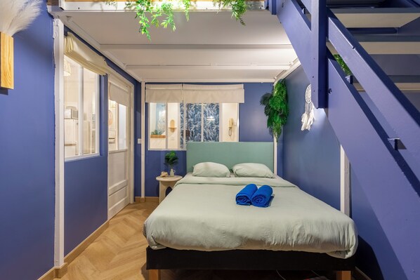 2 bedrooms, iron/ironing board, travel cot, WiFi