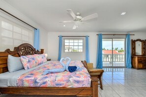 3 bedrooms, desk, iron/ironing board, travel crib