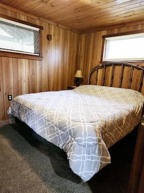 2 bedrooms, bed sheets