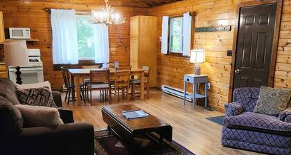 Secluded Red Maple Cabin