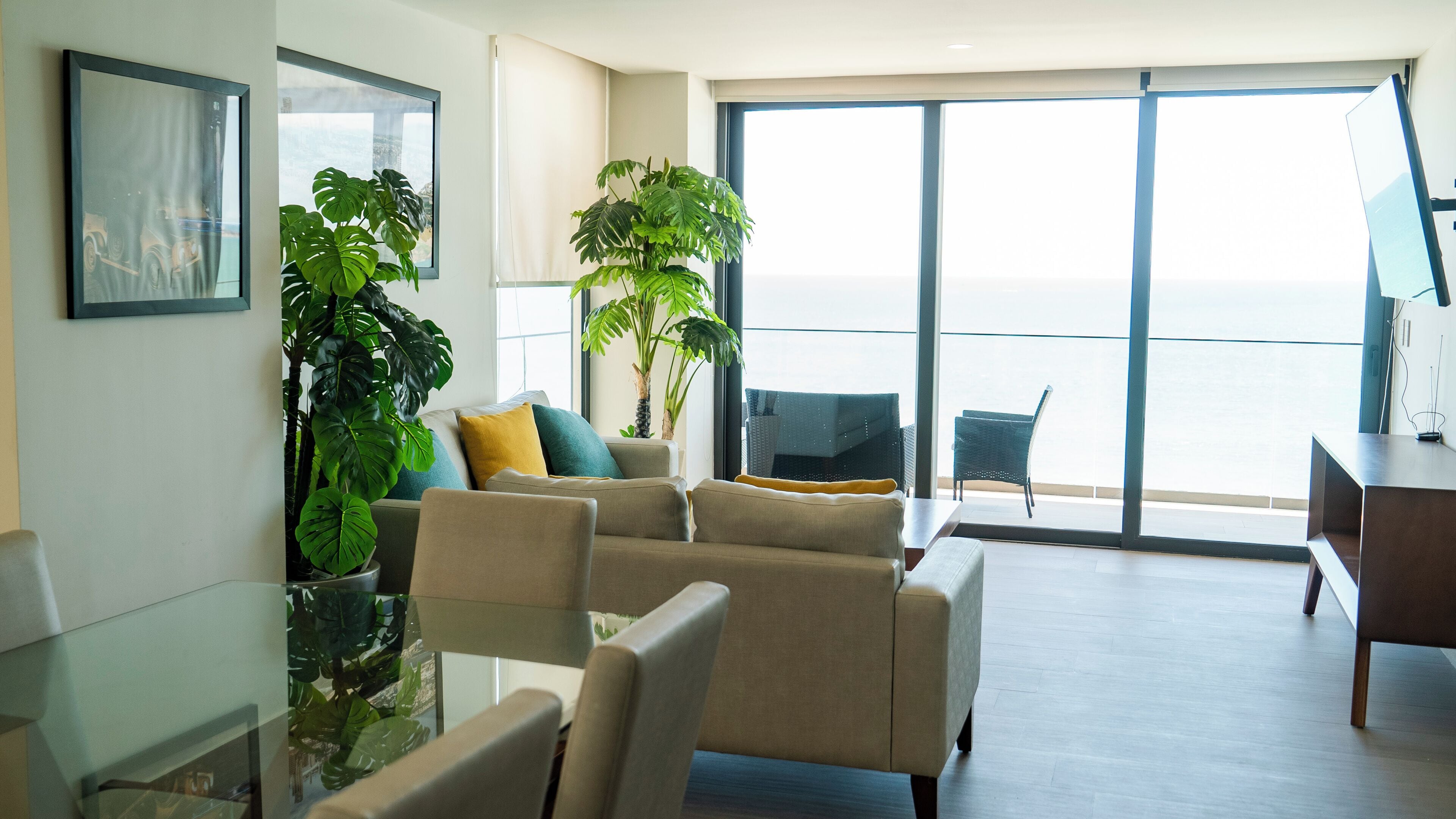 Departamento de lujo, balcón, vista a la playa | Comedor