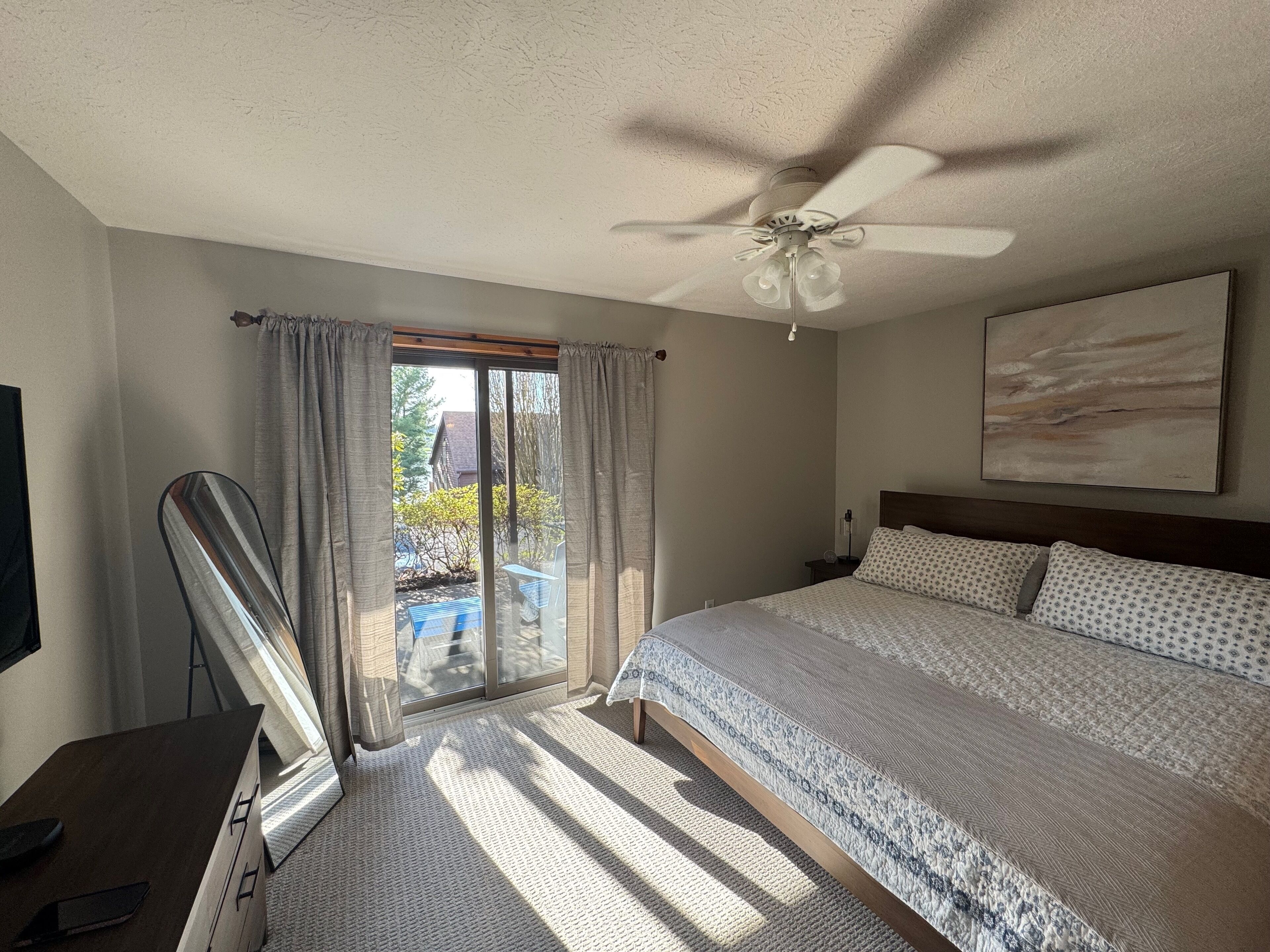 3 bedrooms, iron/ironing board, free WiFi, bed sheets