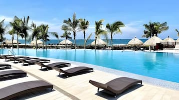 Apartment | Pool | 5 outdoor pools
