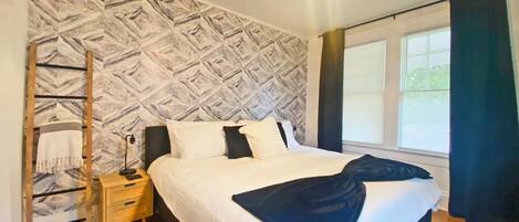1 bedroom, desk, free WiFi, bed sheets