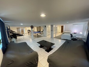 1 chambre, fer et planche à repasser, Wi-Fi, draps fournis