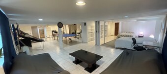 Charming 1-bedroom apartment in Dix Hills with AC, WiFi, fitness room, ping pong