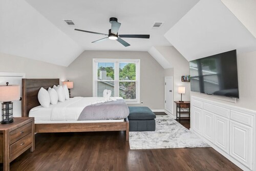 Whispering Winds of Lexington | Sleeps 8