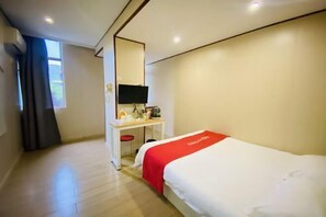 Room - Bishuo Holiday Hotel (Hehai University Fucheng West Road Subway Station Branch) (Nanjing)