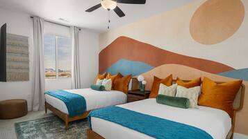 5 Schlafzimmer, Schreibtisch, Bügeleisen/Bügelbrett, Reisekinderbett