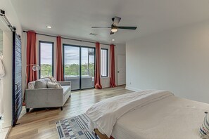 3 chambres, fer et planche à repasser, lit de bébé portatif, Wi-Fi