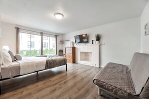 Classic House, Non Smoking, Air conditioning | 3 bedrooms, individually decorated, individually furnished, desk