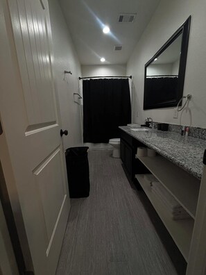 Hair dryer, towels, soap, toilet paper - Gates at Sour Lake #502 (Sour Lake)