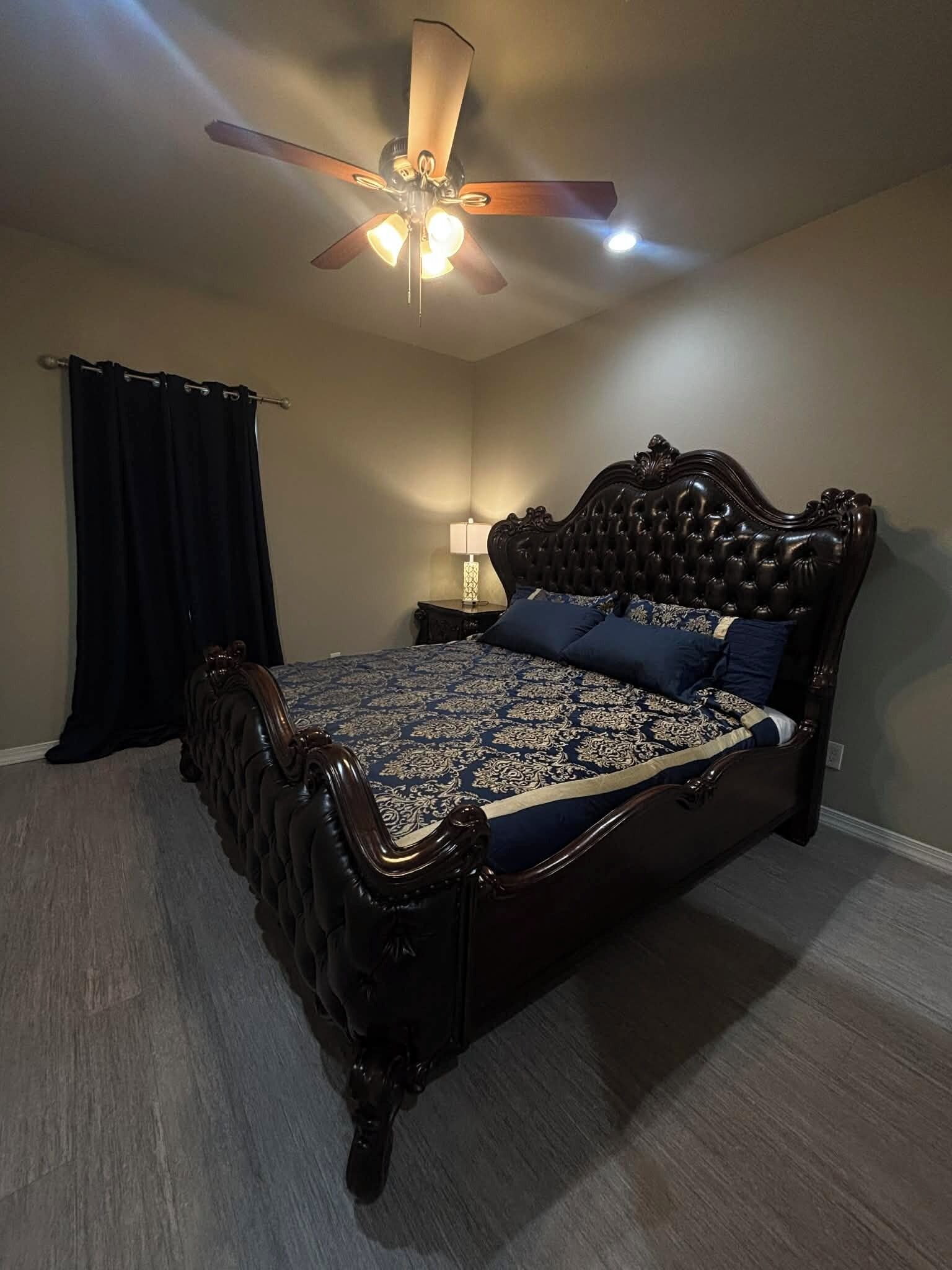 2 bedrooms, iron/ironing board, WiFi