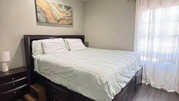 Iron/ironing board, WiFi, bed sheets