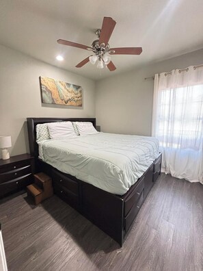 Iron/ironing board, WiFi, bed sheets