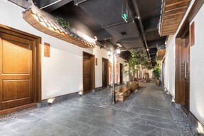 Unclassified image, 5 of 15, button - Yicheng Hotel (Langzhong Ancient City Zhuangyuan Branch) (Langzhong)